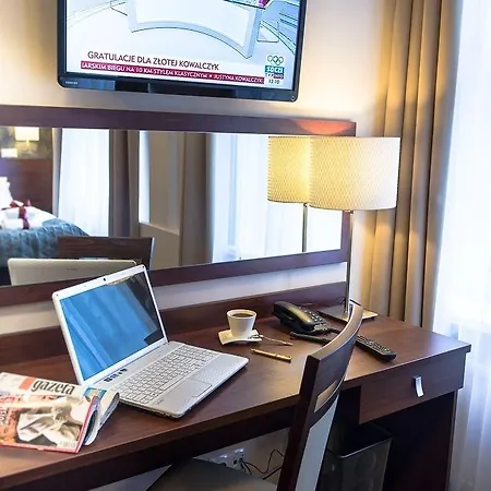 Center Piotrkowska 91 4*