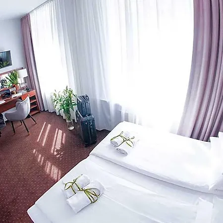 City Center Rooms Piotrkowska 91 Aparthotel 4*